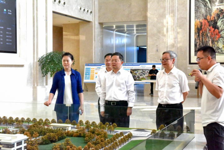 欧顺清率队来巴南区开展职业教育立法调研